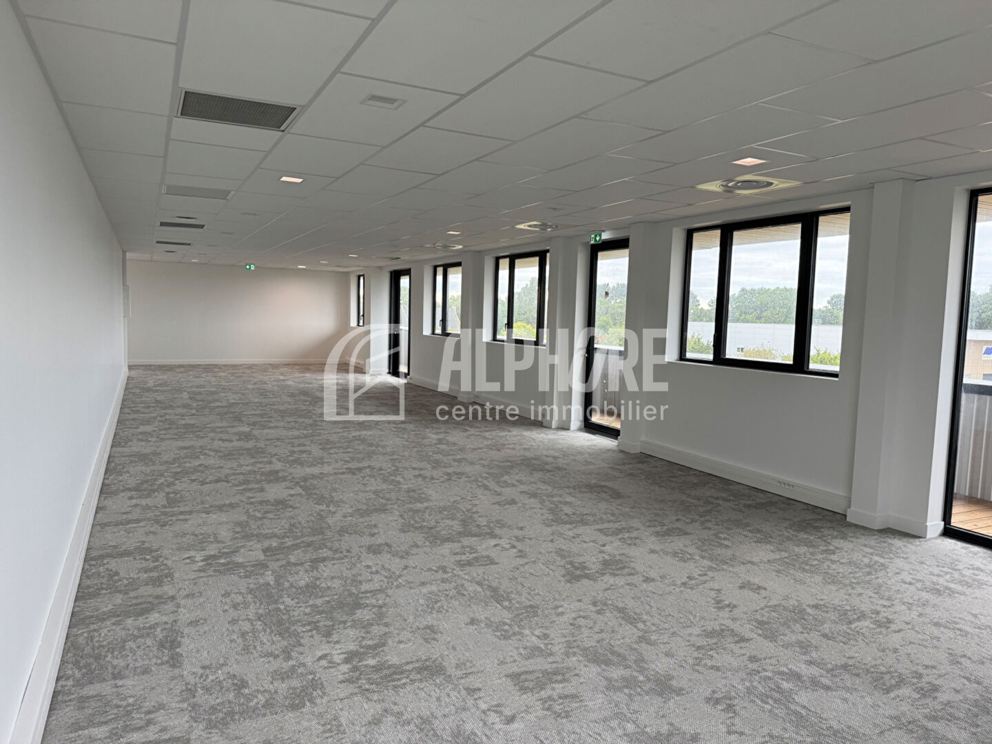 Local commercial 163 m² · à Saint-Nazaire · 163,4 m² · 2 750 €/mois